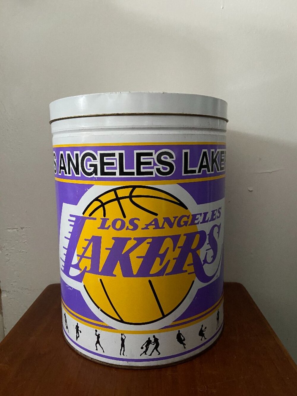 Vintage NBA Los Angeles Lakers Tin Popcorn Container 4-Gallon Lidded Bucket Can